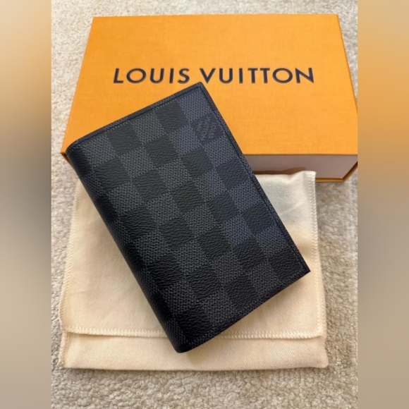 Louis Vuitton Passport Holder - Picture 1 of 4
